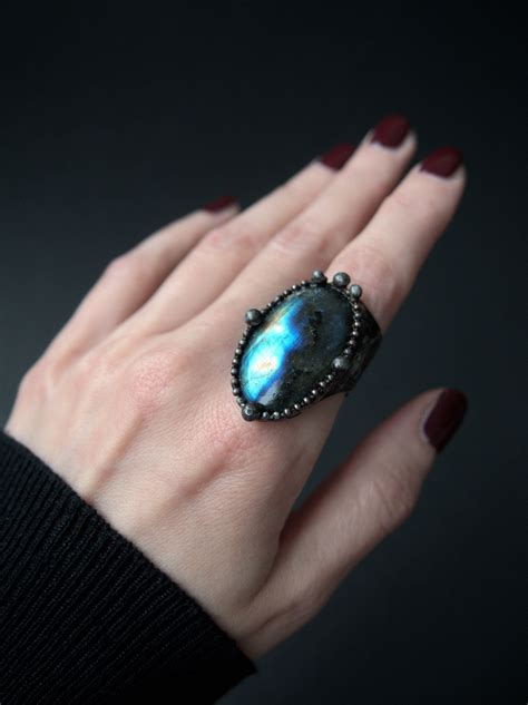 Witchcraft ring throw